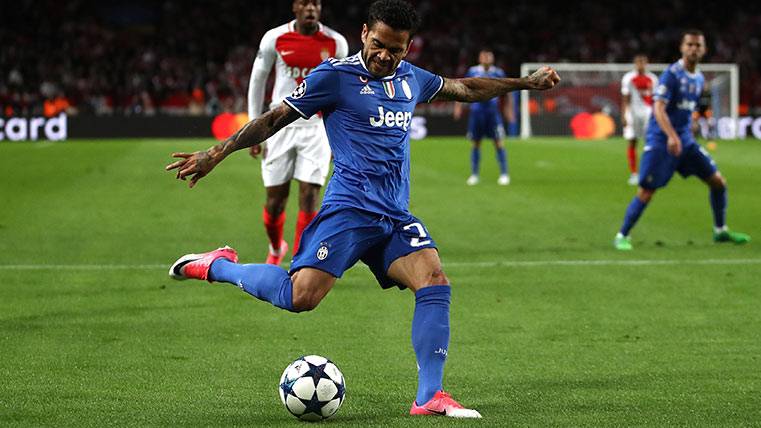 Dani Alves, in a moment during the Monaco-Juventus