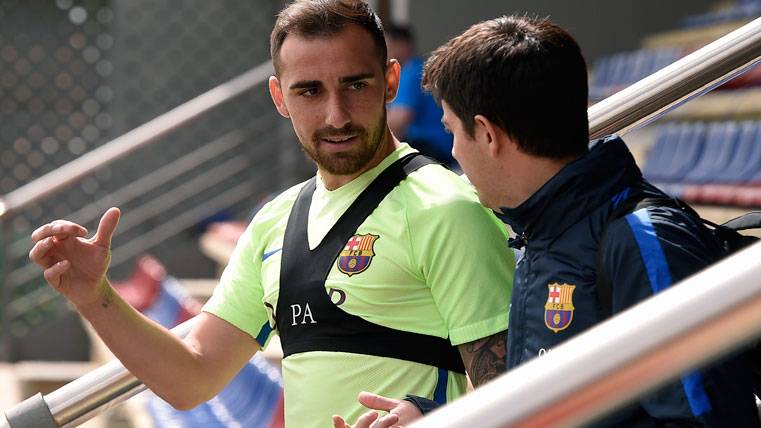 Paco Alcácer, saliendo a entrenar con el FC Barcelona