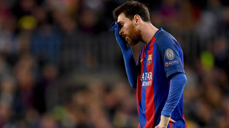 Leo Messi, lamentándose tras la eliminación del Barça ante la Juve