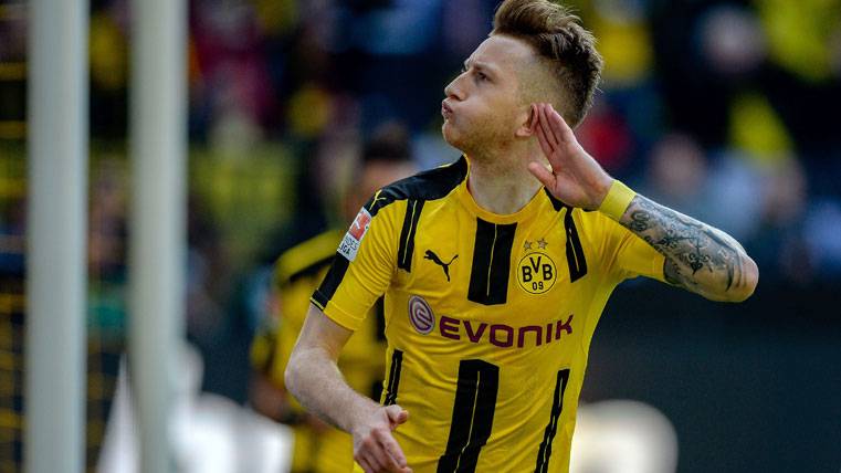Marco Reus, celebrating a goal with the Borussia Dortmund