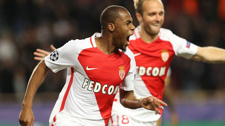 Sidibé, celebrating a marked goal with the Monaco