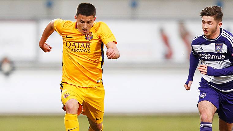 Sergi Palencia en un partido de la Youth League ante el Anderletch