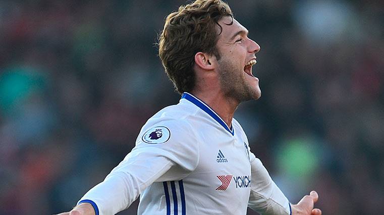 Marcos Alonso celebrates a goal annotated with Chelsea