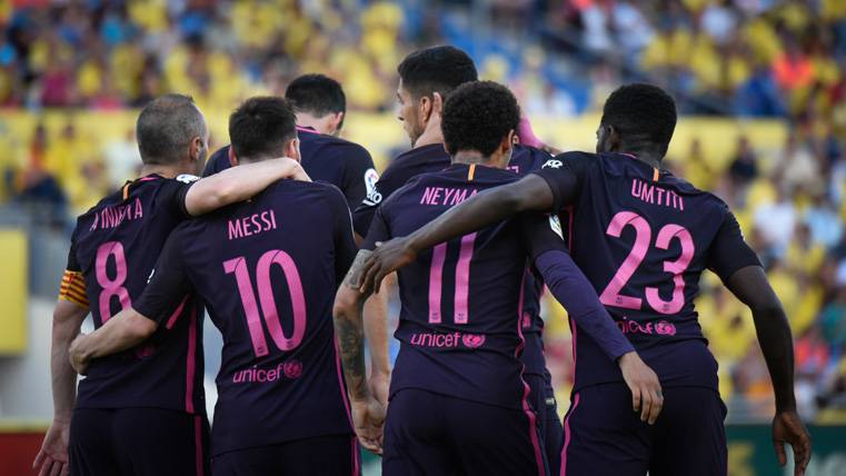 El FC Barcelona, celebrando un gol marcado contra la UD Las Palmas