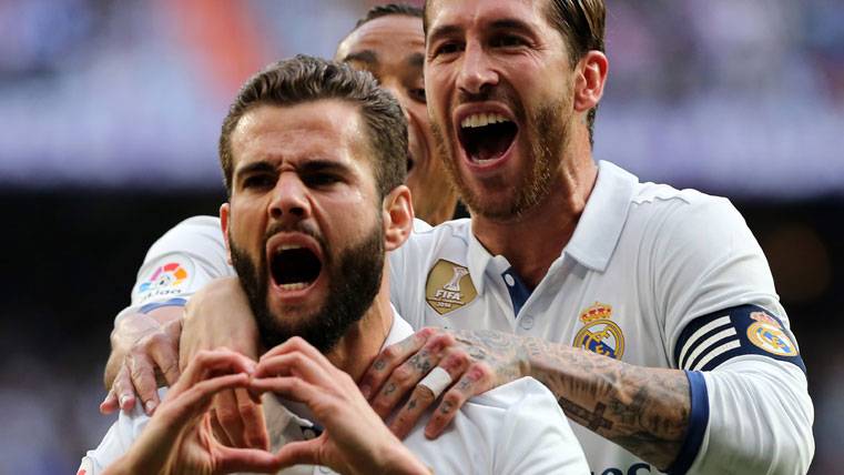 Nacho, celebrating the goal annotated to the Seville with the Real Madrid