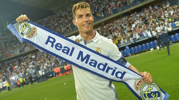 Cristiano Ronaldo, celebrando el título de Liga en La Rosaleda