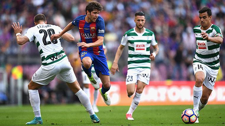 Sergi Roberto, en un lance durante el Barça-Eibar