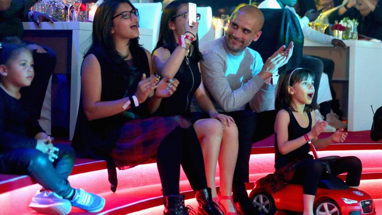 Guardiola, beside his daughters in a photo of archive of when it trained to the Bayern