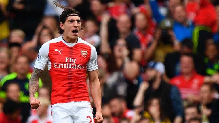 Héctor Bellerín, celebrating a marked goal with the Arsenal