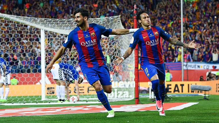 André Gomes, celebrating the goal of Neymar Jr with the Barça