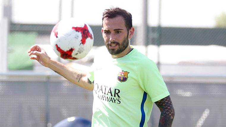 Aleix Vidal trained  after the Barça won the Glass of Rey