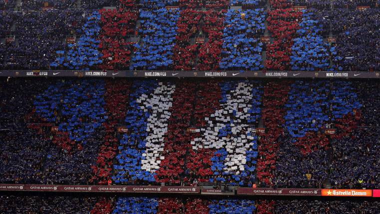 Johan Cruyff, homenajeado in the Camp Nou by the fans of the Barça