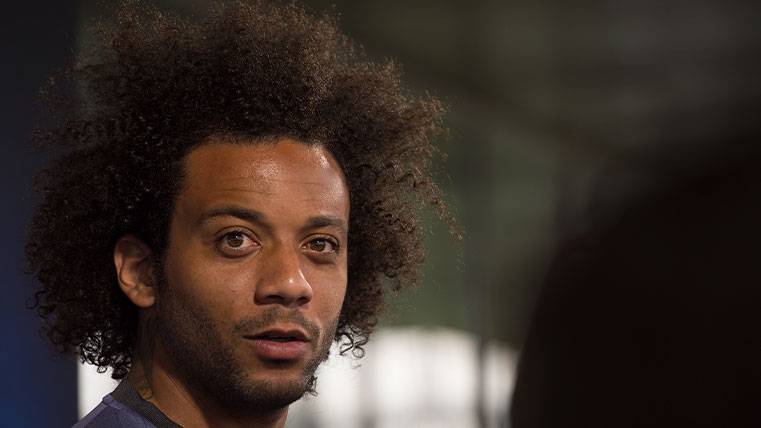 Marcelo appeared in front of the means in room of press
