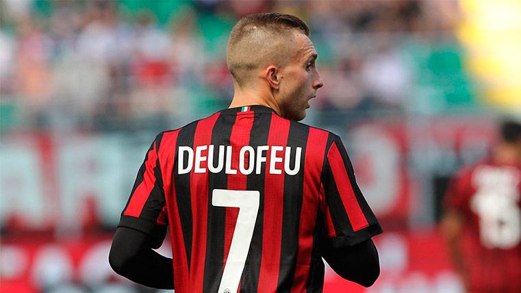Gerard Deulofeu in an action of this season with the Milan