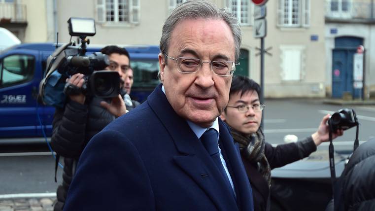 Florentino Pérez, heading to an act of the Real Madrid