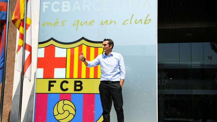 Ernesto Valverde, en su primeras fotos como entrenador del Barça