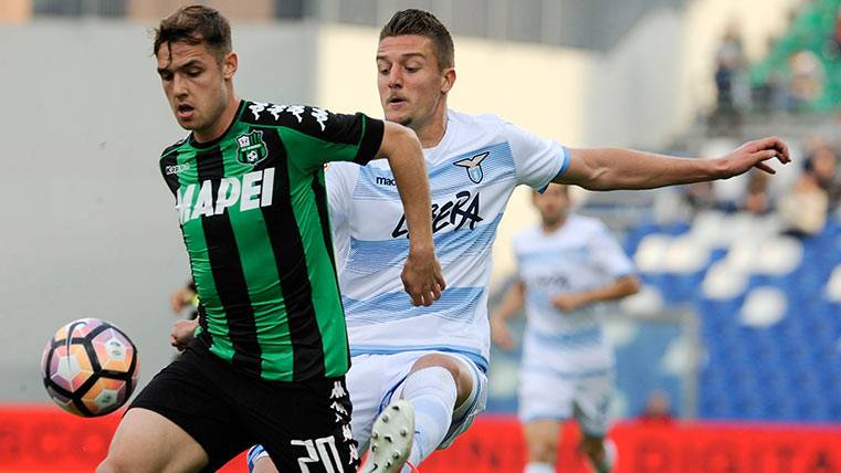 Pol Lirola, in a party with the Sassuolo this season