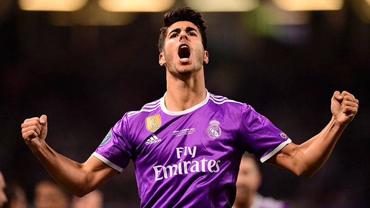 Marco Asensio celebrates the 4-1 of the Real Madrid in the final of Champions