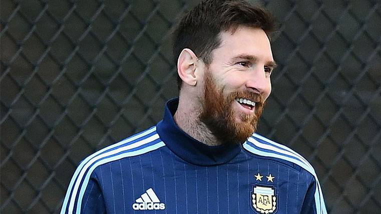 Leo Messi, concentrated with the Argentinian selection of Sampaoli