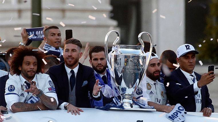 El Real Madrid celebra la consecución de la Champions 2016-17