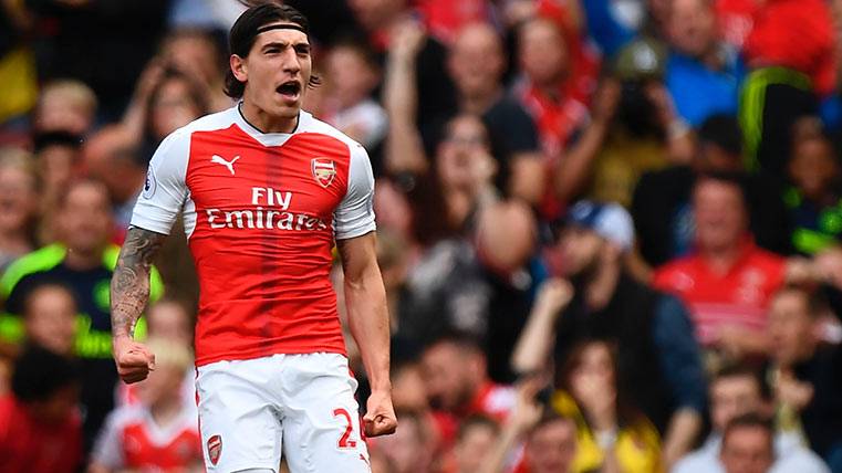 Héctor Bellerín, wished by the Barça this summer