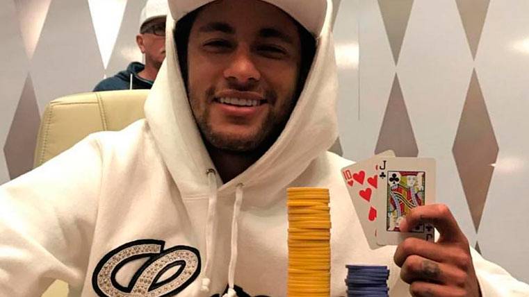 Neymar Júnior jugando al póquer en Las Vegas