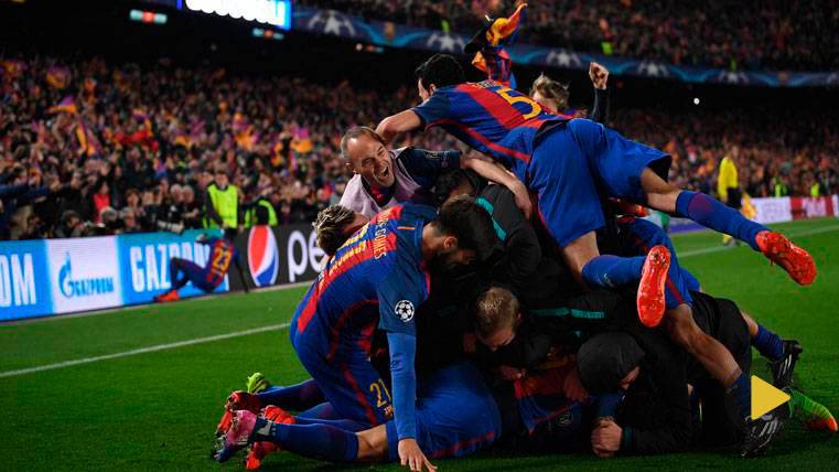 El FC Barcelona, celebrando el gol agónico de Sergi Roberto al PSG