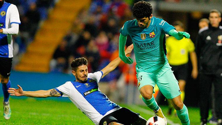 Carles Aleñá in a duel of Glass of the King with the FC Barcelona