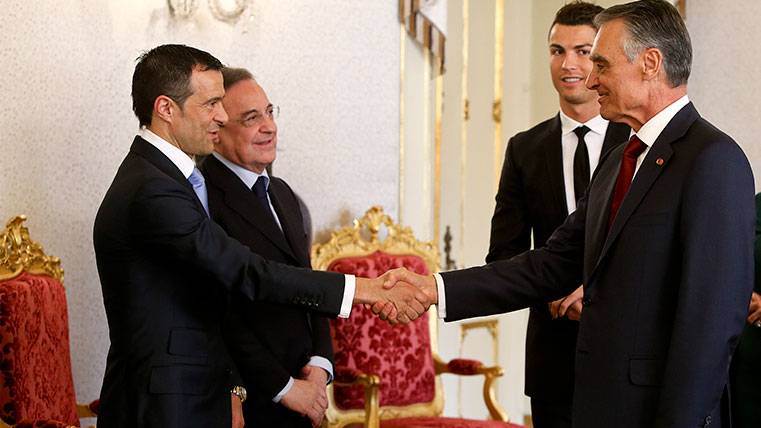 Florentino Pérez, Jorge Mendes and Cristiano, in an act in honour to the forward