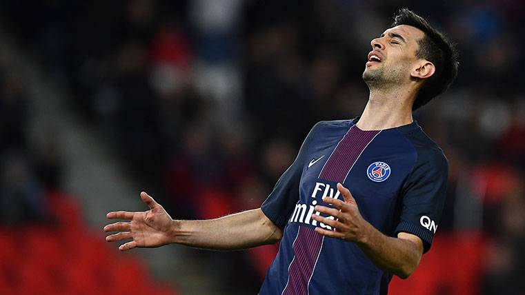 Javier Pastore regrets  after an action of the PSG-Nancy