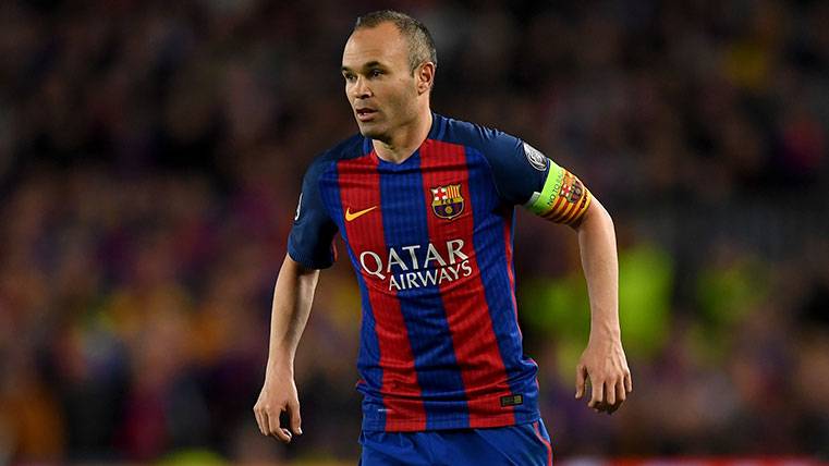 Andrés Iniesta in a party of Champions with the FC Barcelona