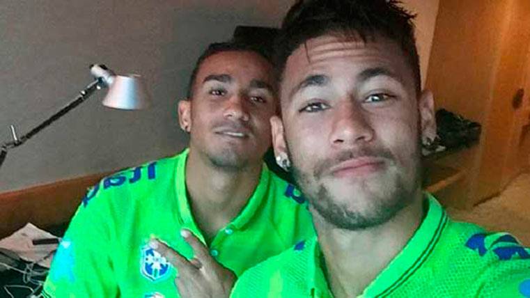 Danilo y Neymar, compañeros con Brasil y enfrentados en LaLiga