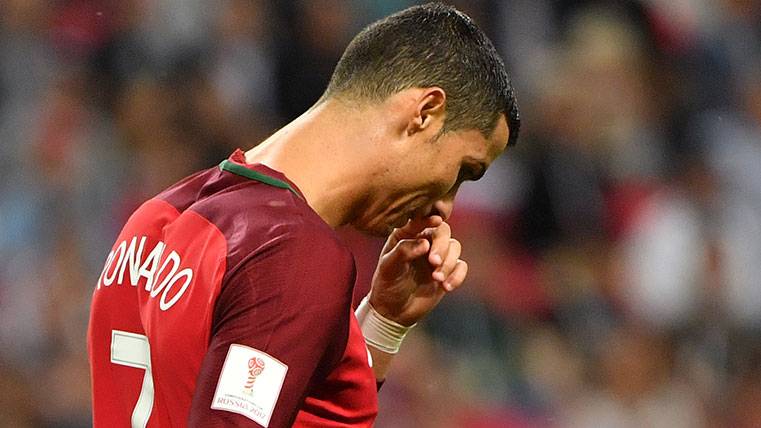 Cristiano Ronaldo in an action with Portugal in the Glass Confederations