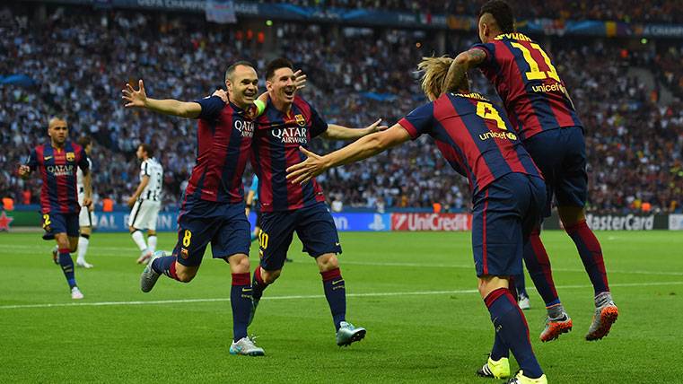 The players of the Barça celebrate a goal in the Champions League