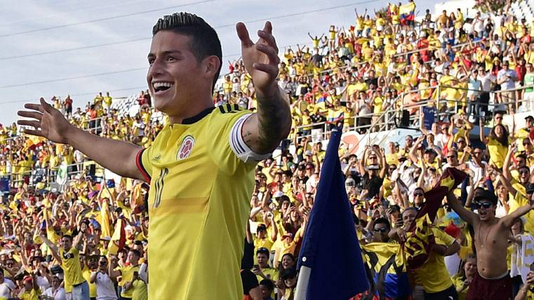 James Rodríguez, celebrando un gol con la selección de Colombia