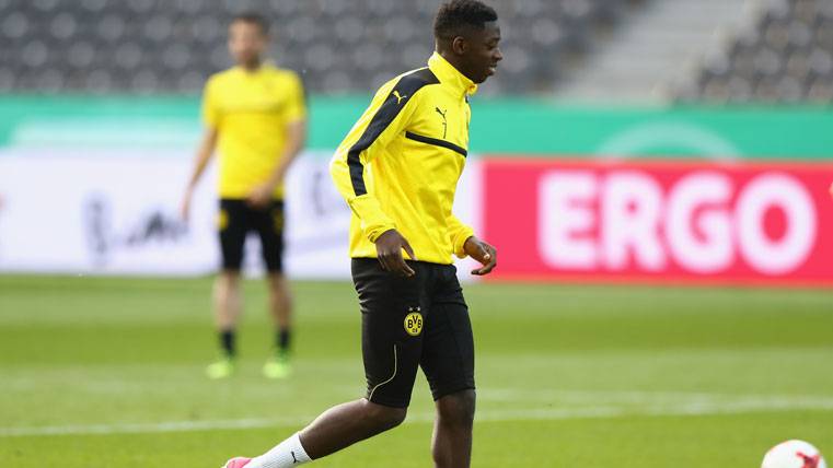 Ousmane Dembélé, durante un calentamiento con el Borussia Dortmund