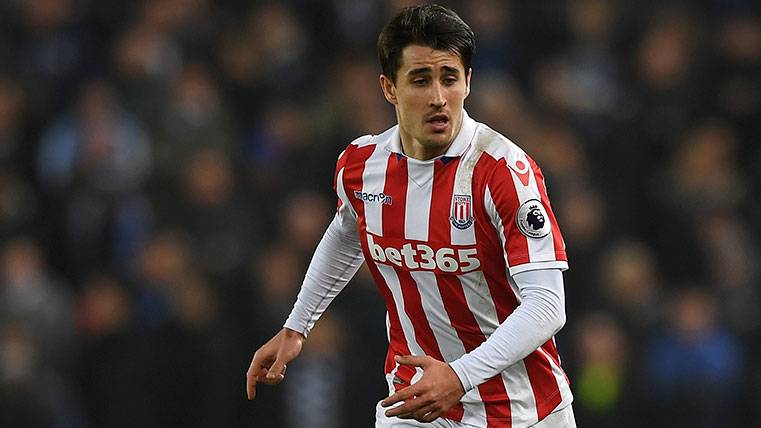 Bojan Krkic en una acción con el Stoke City en la Premier League