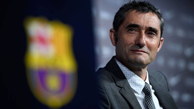 Ernesto Valverde en una rueda de prensa en el Camp Nou