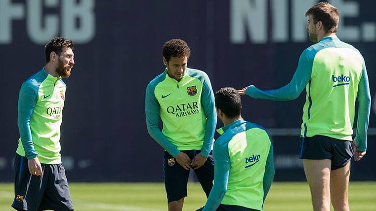 Messi, Neymar, Suárez and Hammered in a training of the Barça