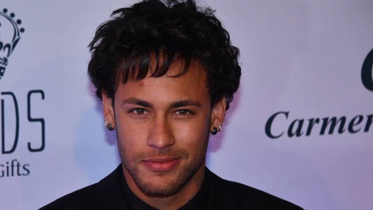 Neymar en un acto de publicidad