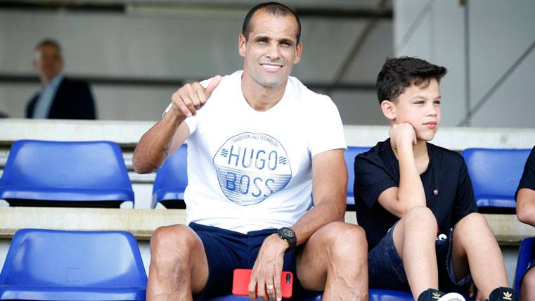 Rivaldo In a visit to the training of the FC Barcelona