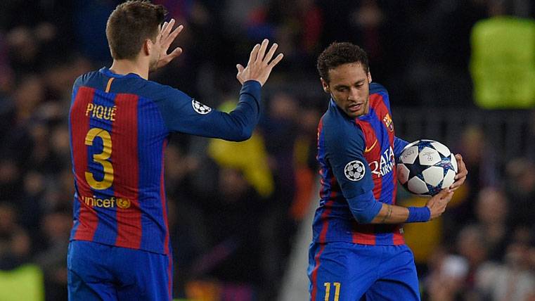Gerard Hammered and Neymar Jr, celebrating a goal with the Barça