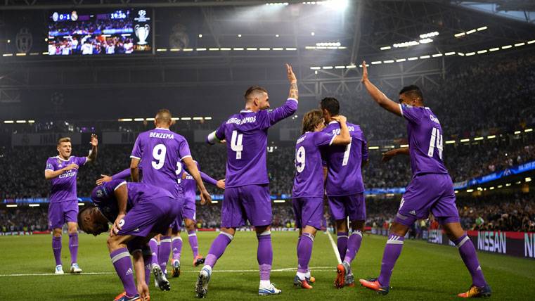 The Real Madrid, celebrating a marked goal against the Juventus