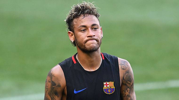Neymar durante un entrenamiento de pretemporada con el Barça