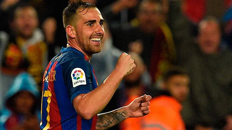 Paco Alcácer celebra un gol con el FC Barcelona