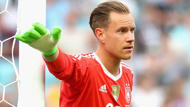 Marc-André Ter Stegen in a party with the selection of Germany