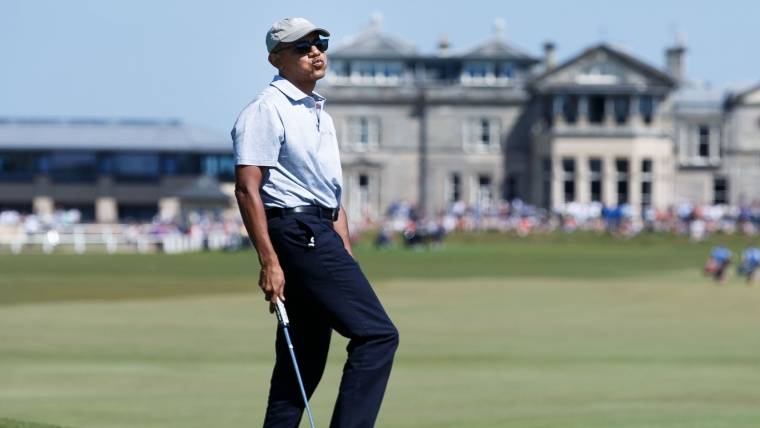Obama, playing to the golf