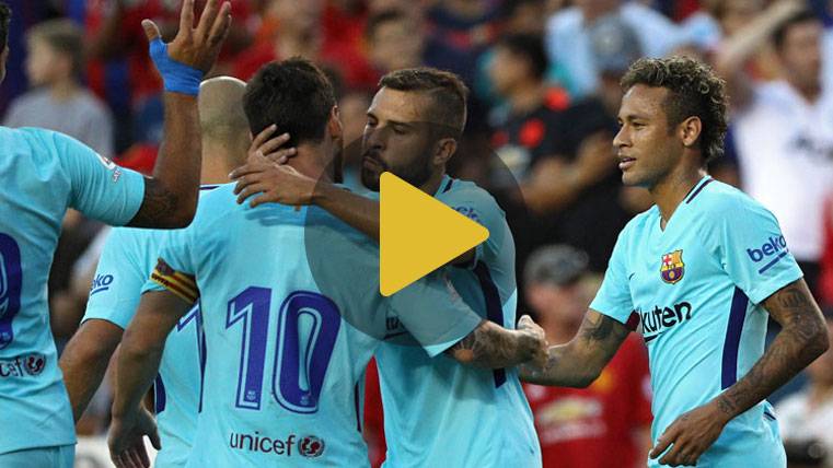 Neymar Jr, celebrando con sus compañeros el gol al United