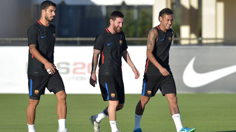Luis Suárez, entrenando junto a Leo Messi y Neymar Jr