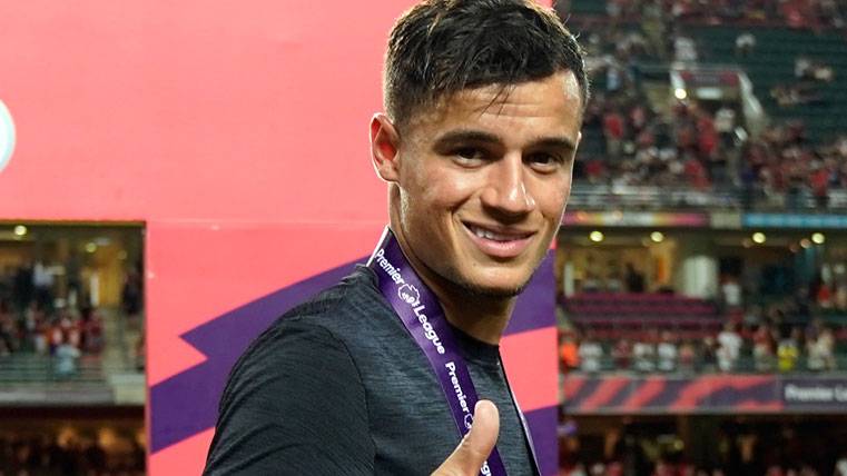 Coutinho, greeting to the camera after a party with the Liverpool